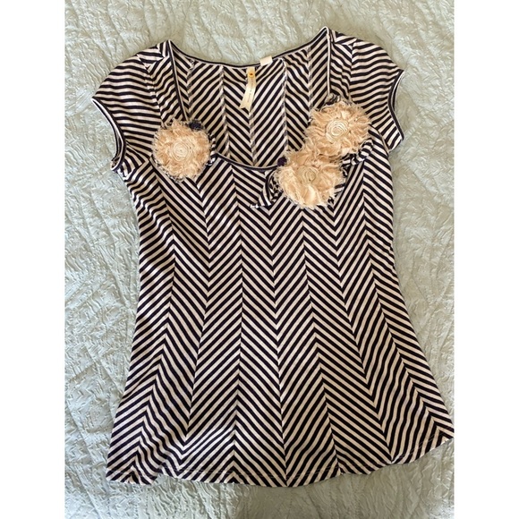 Anthropologie Little Yellow Button chevron top XS - Picture 2 of 3